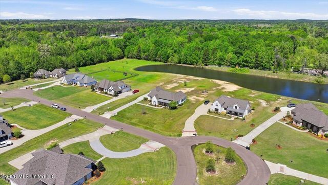 180 Crossview Place, Brandon, MS 39047