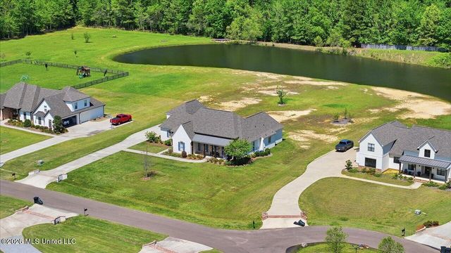 180 Crossview Place, Brandon, MS 39047