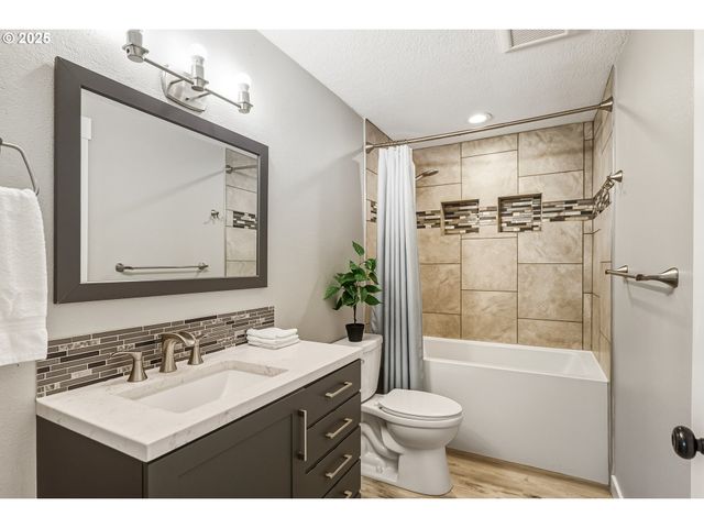 29201 Se HILLYARD Dr, Boring, OR 97009