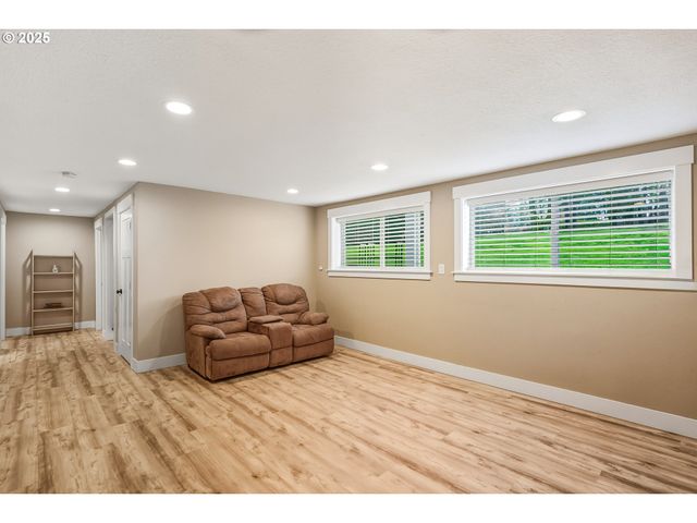 29201 Se HILLYARD Dr, Boring, OR 97009