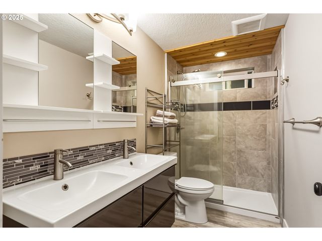 29201 Se HILLYARD Dr, Boring, OR 97009