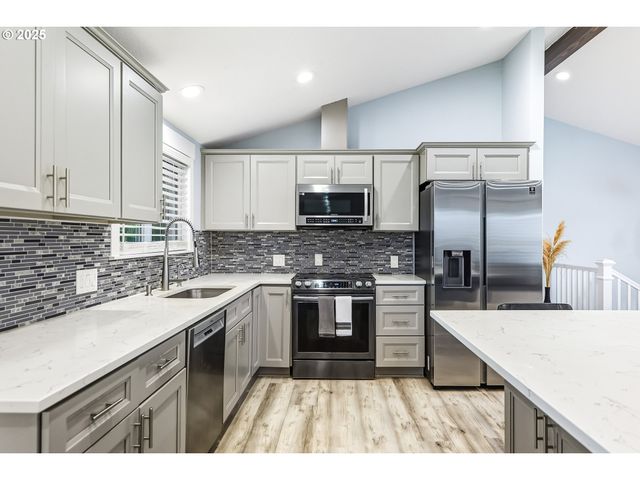 29201 Se HILLYARD Dr, Boring, OR 97009