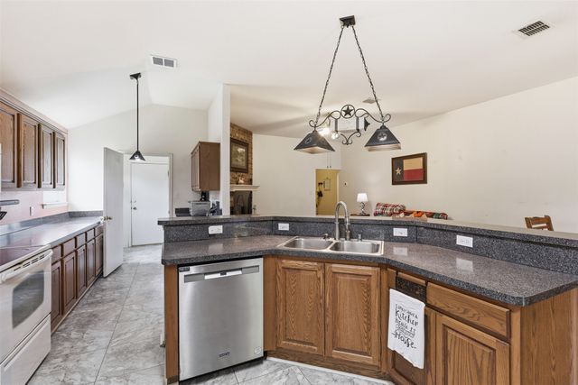 213 Sardius Boulevard, Granbury, TX 76049