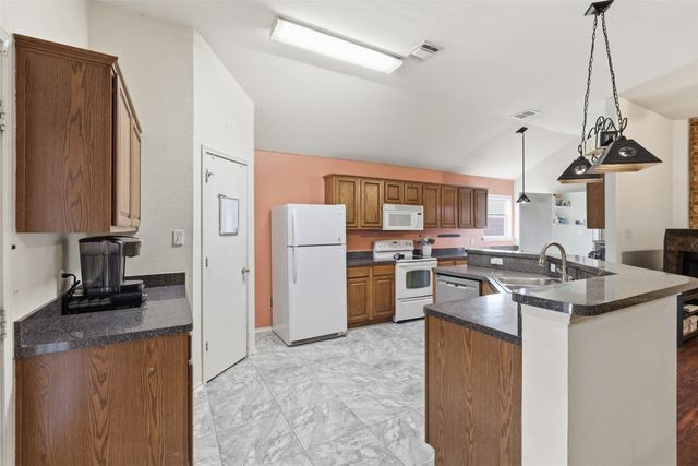 213 Sardius Boulevard, Granbury, TX 76049