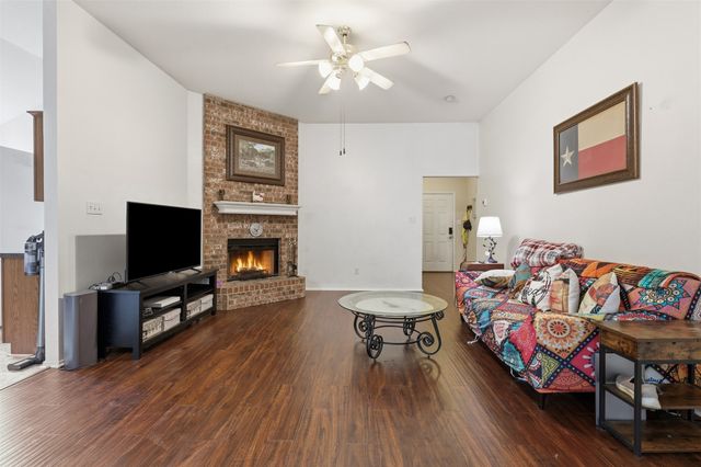 213 Sardius Boulevard, Granbury, TX 76049
