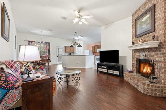 213 Sardius Boulevard, Granbury, TX 76049