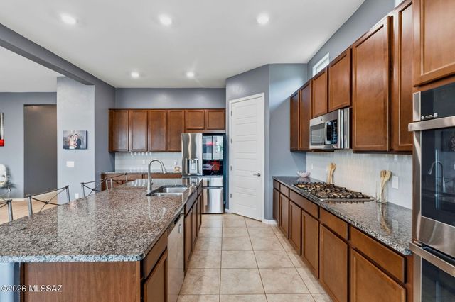 10955 W Radcliff Drive, Marana, AZ 85653