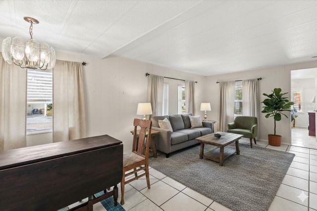 1960 PINEWOOD LANE, Mount Dora, FL 32757