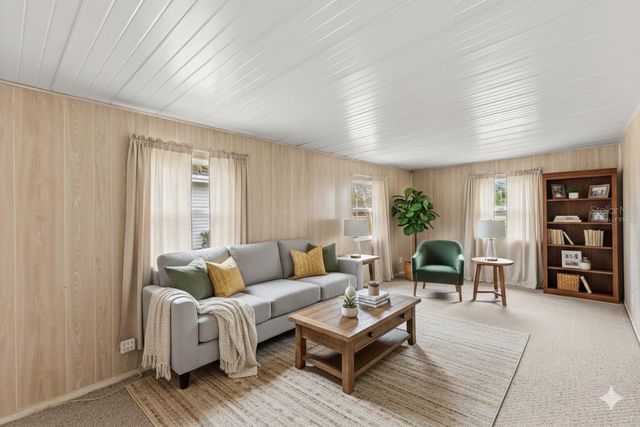 1960 PINEWOOD LANE, Mount Dora, FL 32757