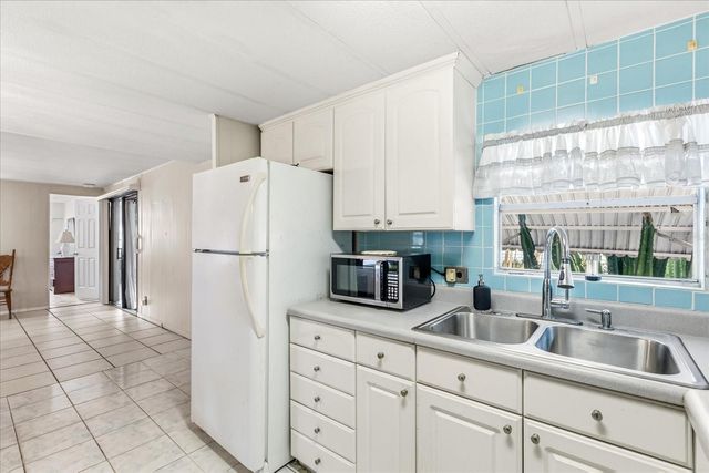 1960 PINEWOOD LANE, Mount Dora, FL 32757