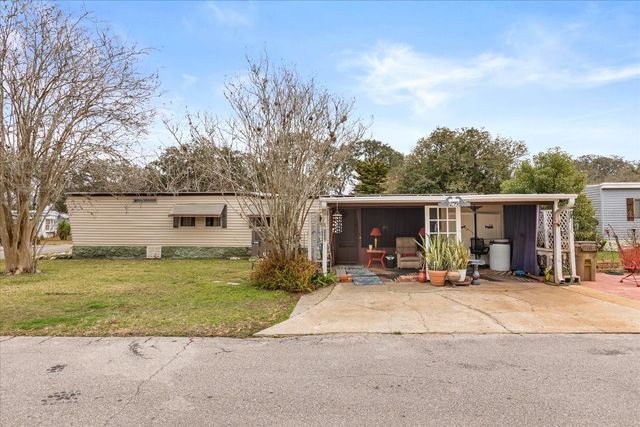 1960 PINEWOOD LANE, Mount Dora, FL 32757