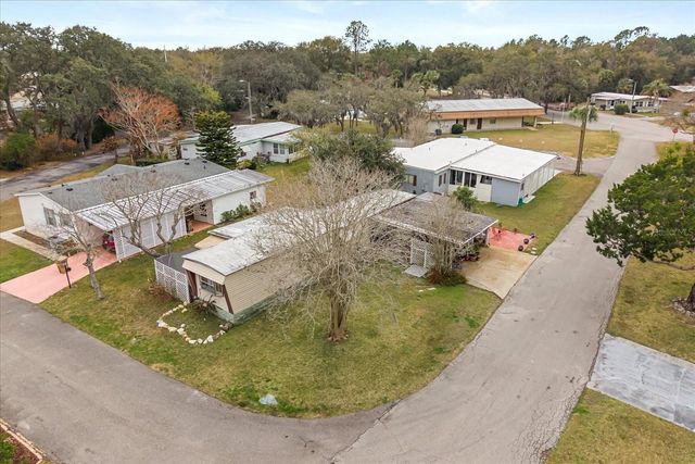 1960 PINEWOOD LANE, Mount Dora, FL 32757