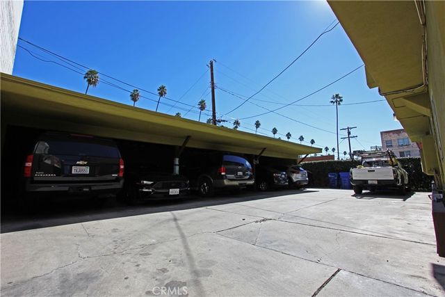 1646 N Harvard, Los Angeles, CA 90027