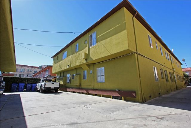1646 N Harvard, Los Angeles, CA 90027
