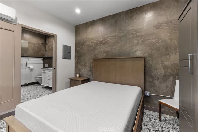 2211 Hyperion, Los Angeles, CA 90027