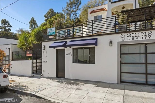 2211 Hyperion, Los Angeles, CA 90027