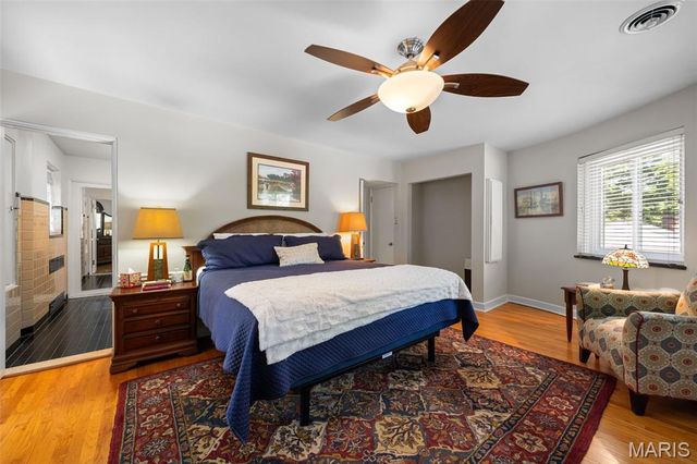 69 Bellerive Acres, Bellerive, MO 63121