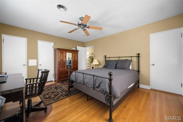 69 Bellerive Acres, Bellerive, MO 63121