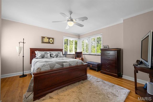 69 Bellerive Acres, Bellerive, MO 63121
