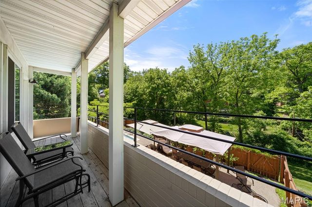 69 Bellerive Acres, Bellerive, MO 63121