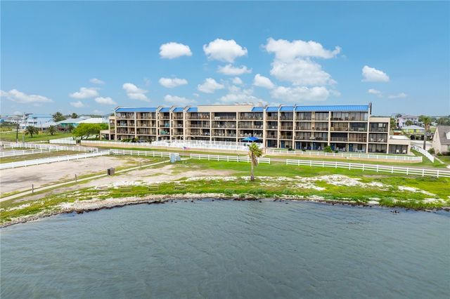 1021 Water St 214, Rockport, TX 78382