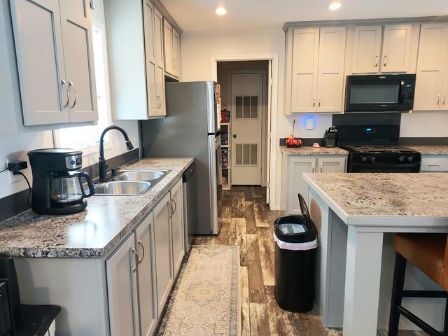 2087 Leisure Lane, Traverse City, MI 49686