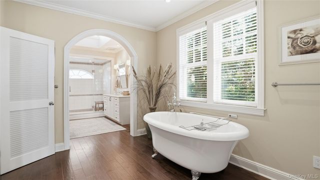 40 Pembroke Drive, Glen Cove, NY 11542