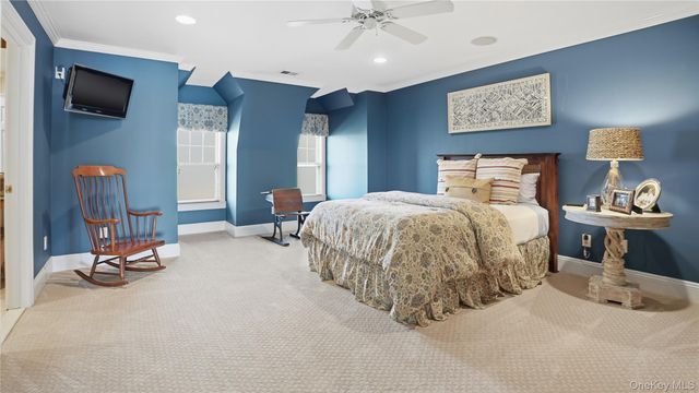 40 Pembroke Drive, Glen Cove, NY 11542