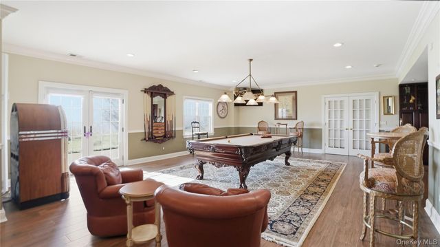 40 Pembroke Drive, Glen Cove, NY 11542