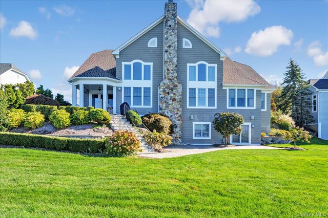 40 Pembroke Drive, Glen Cove, NY 11542