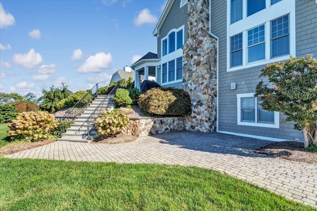 40 Pembroke Drive, Glen Cove, NY 11542