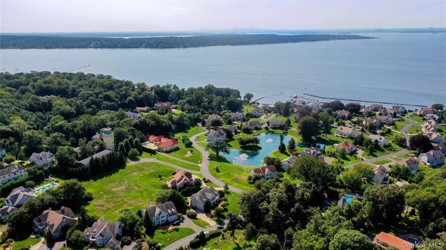 40 Pembroke Drive, Glen Cove, NY 11542