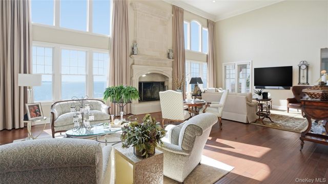 40 Pembroke Drive, Glen Cove, NY 11542