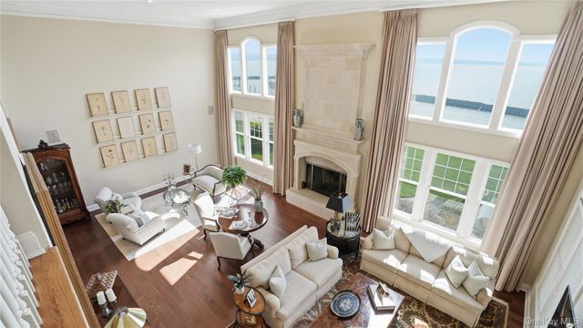 40 Pembroke Drive, Glen Cove, NY 11542