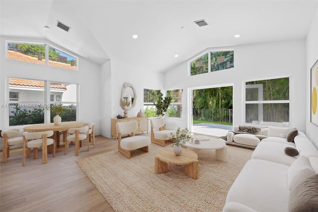 2014 NW 52nd St, Boca Raton, FL 33496