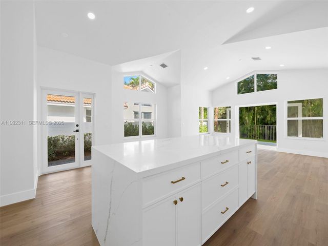 2014 NW 52nd St, Boca Raton, FL 33496