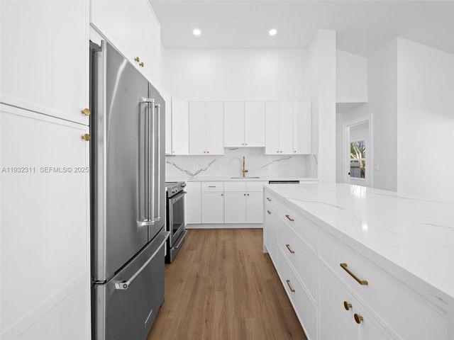 2014 NW 52nd St, Boca Raton, FL 33496