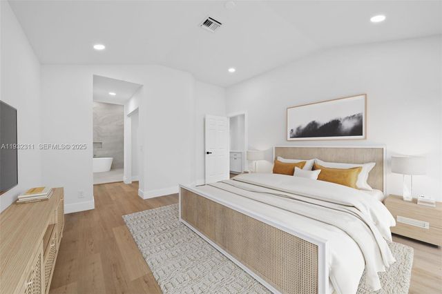 2014 NW 52nd St, Boca Raton, FL 33496