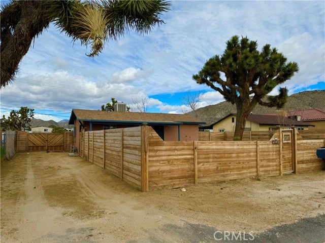 7138 Tamarisk Ave, Yucca Valley, CA 92284