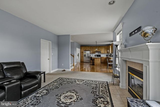 327 SQUIRE LN, Lititz, PA 17543