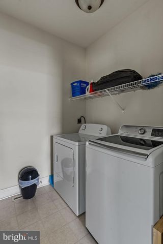 327 SQUIRE LN, Lititz, PA 17543