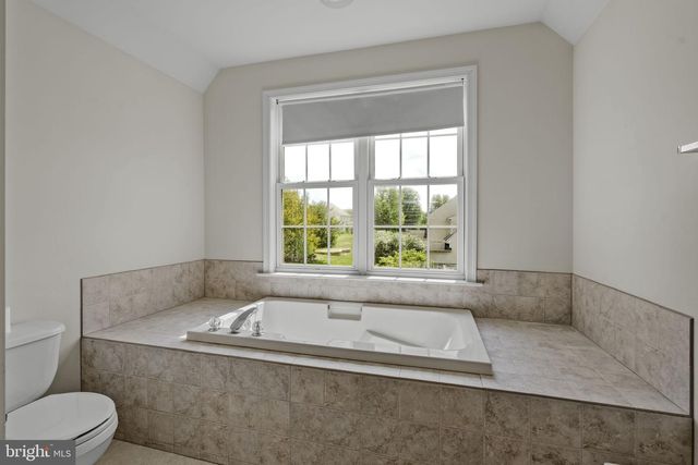 327 SQUIRE LN, Lititz, PA 17543