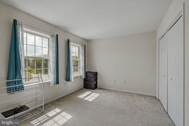 327 SQUIRE LN, Lititz, PA 17543