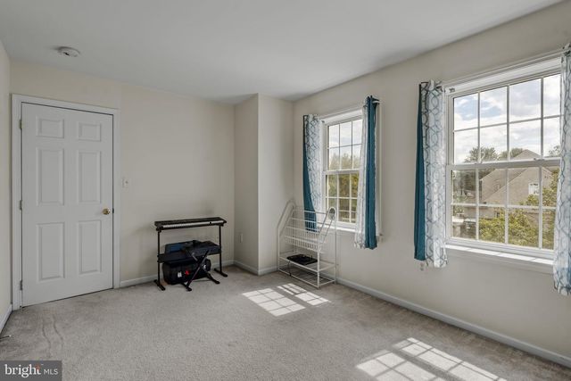 327 SQUIRE LN, Lititz, PA 17543