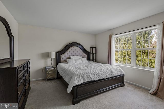 327 SQUIRE LN, Lititz, PA 17543