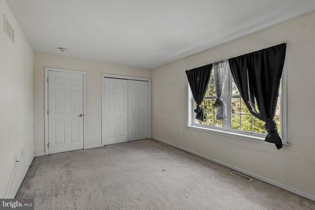 327 SQUIRE LN, Lititz, PA 17543