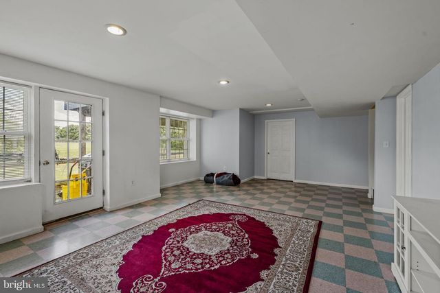 327 SQUIRE LN, Lititz, PA 17543
