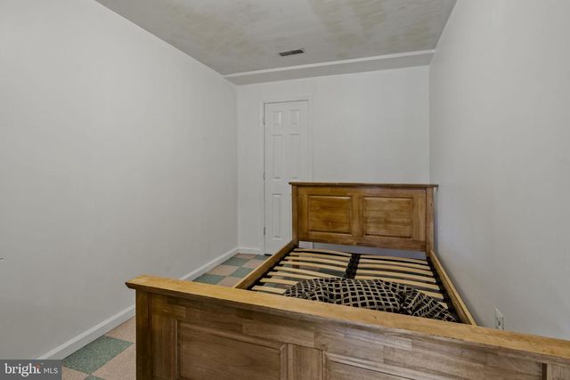 327 SQUIRE LN, Lititz, PA 17543