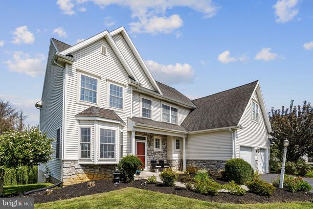 327 SQUIRE LN, Lititz, PA 17543
