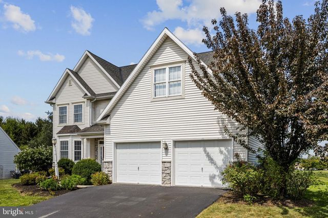 327 SQUIRE LN, Lititz, PA 17543